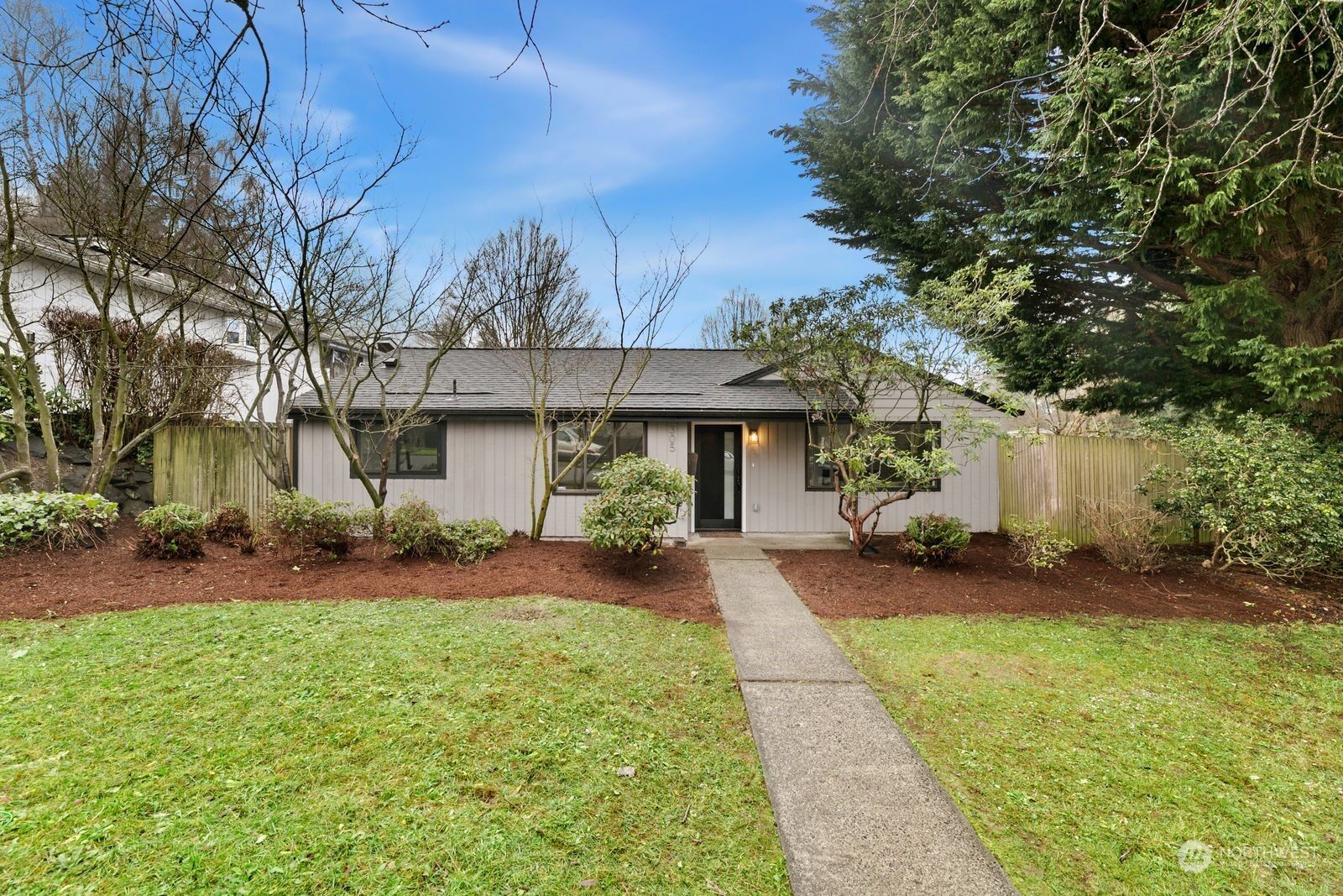 House for sale in Shoreline 305 NE 170th Street, Shoreline, WA 98155