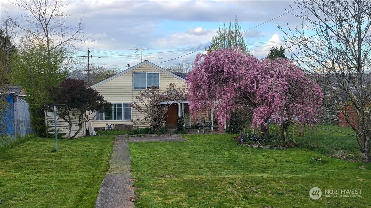 Property Photo: 1234 S 101st Street WA 98168