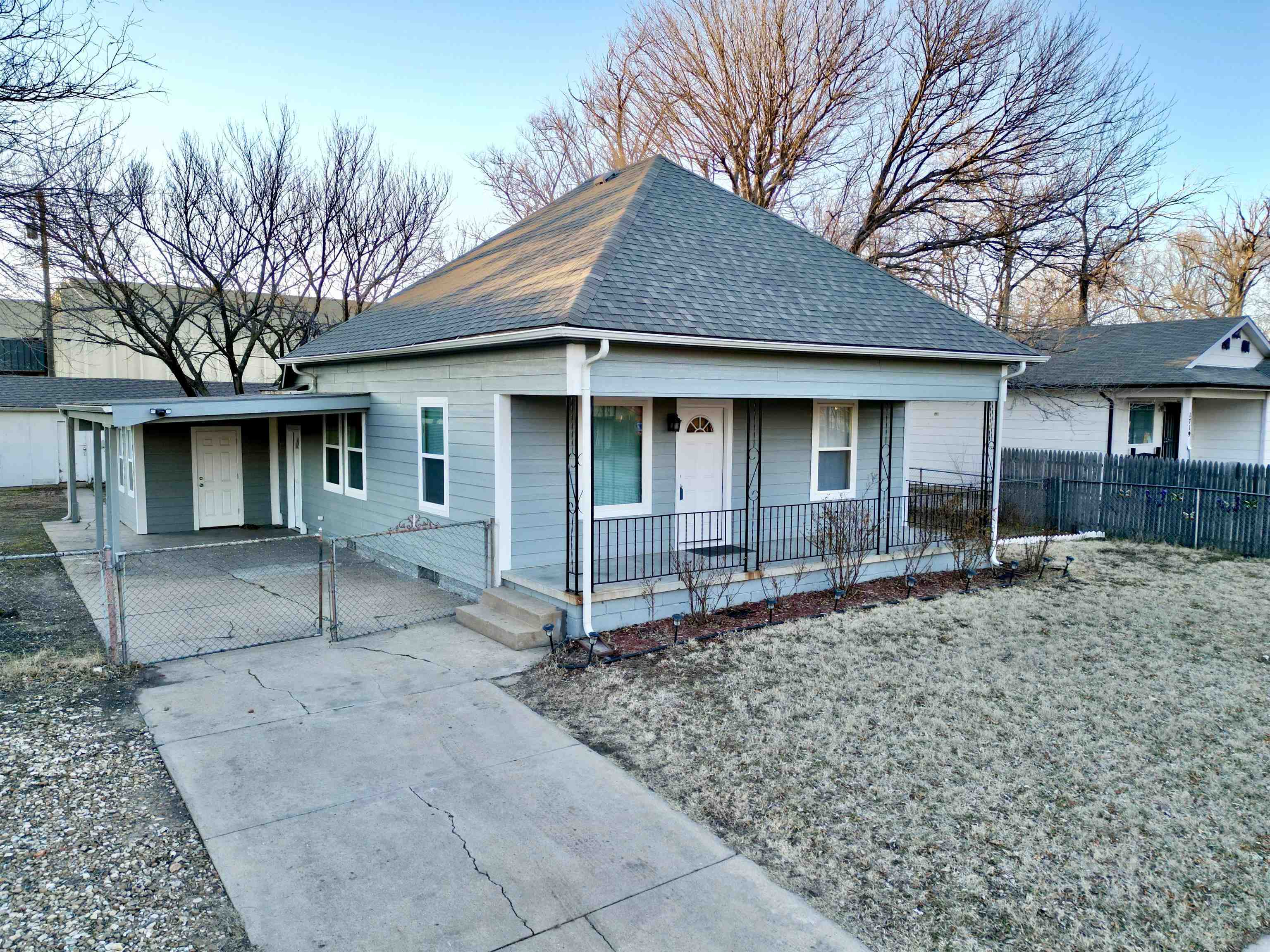 Property Photo:  1723 S Mosley Ave  KS 67211 