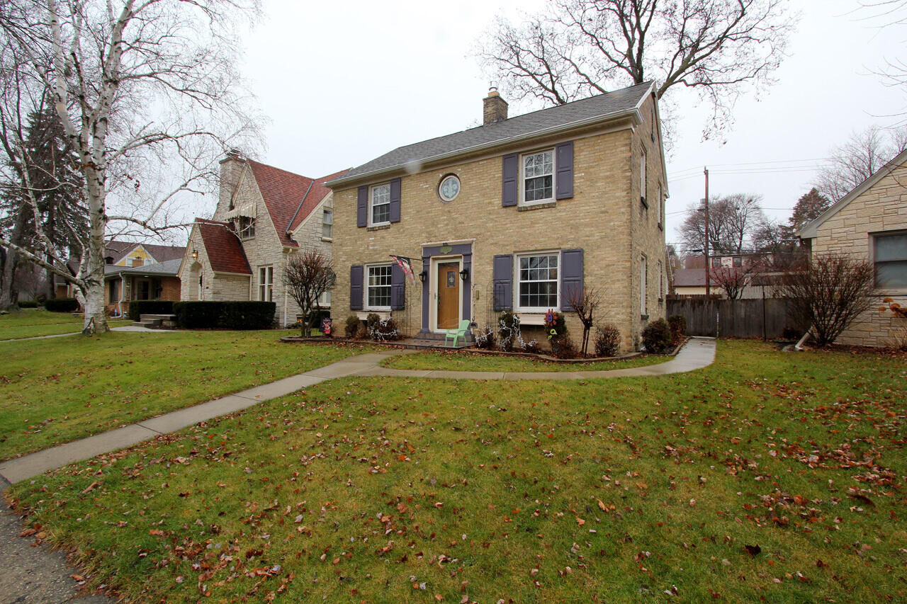 Property Photo: 5204 W Rita Dr WI 53219