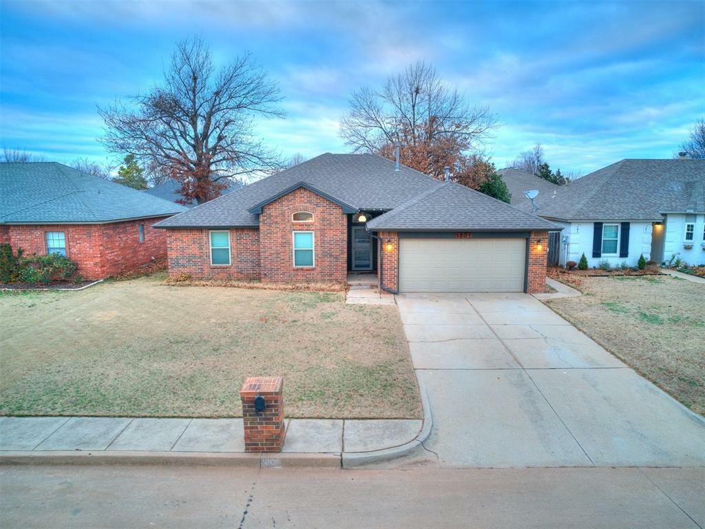 Property Photo:  1801 Ryan Way  OK 73003 