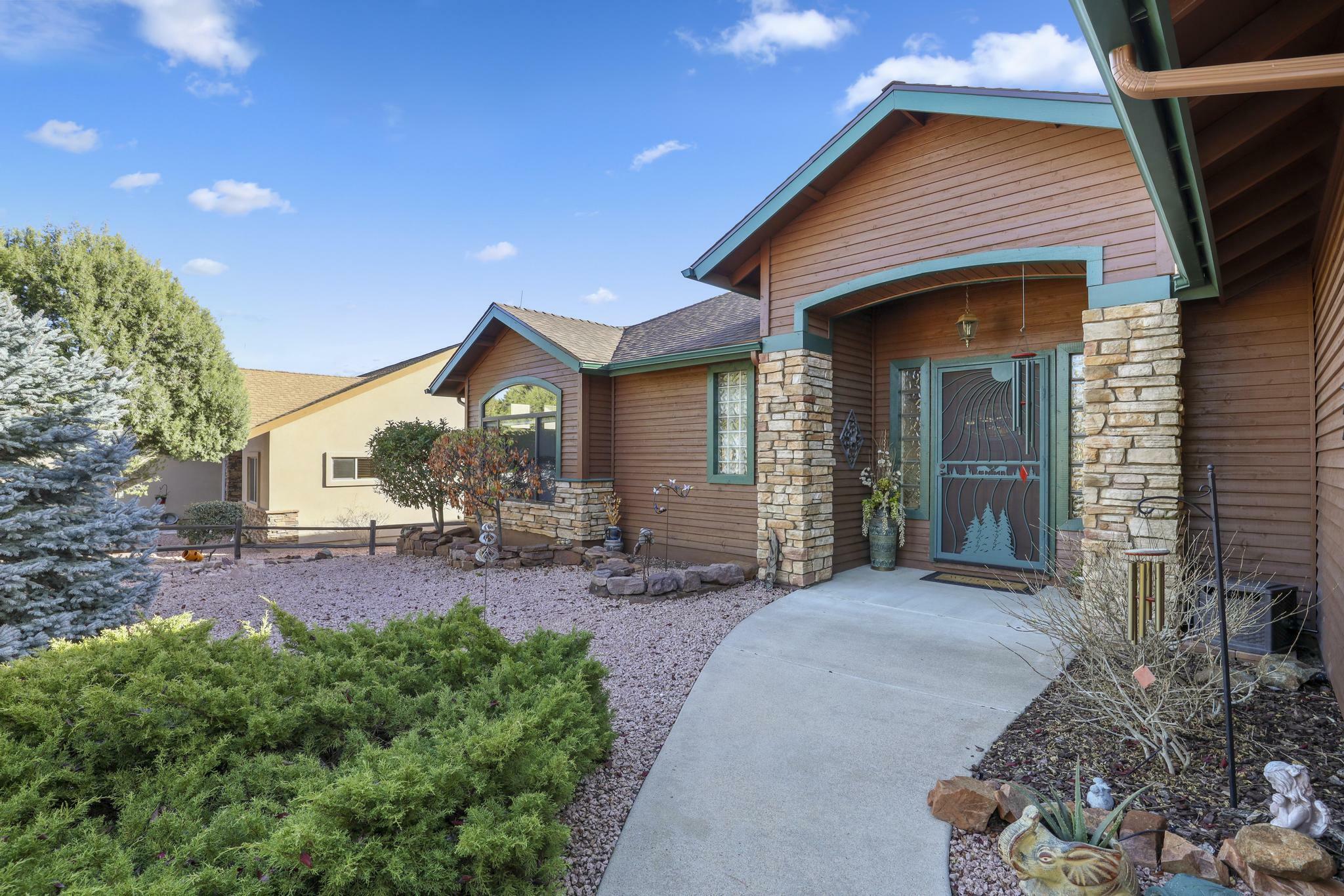 Property Photo:  611 E Hunter Drive  AZ 85541 