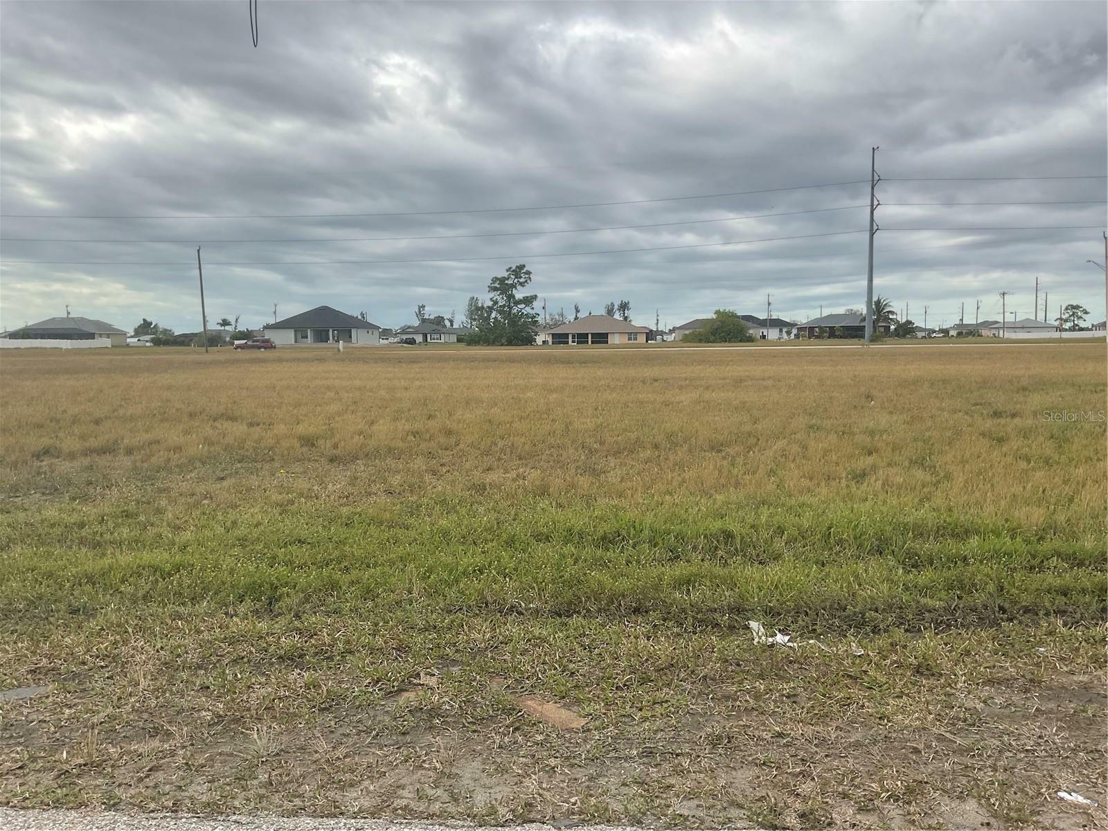 Property Photo:  2300 NE Juanita Place  FL 33909 