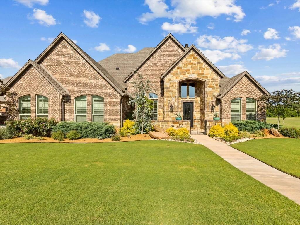 Property Photo:  120 The Lakes Drive  TX 76008 