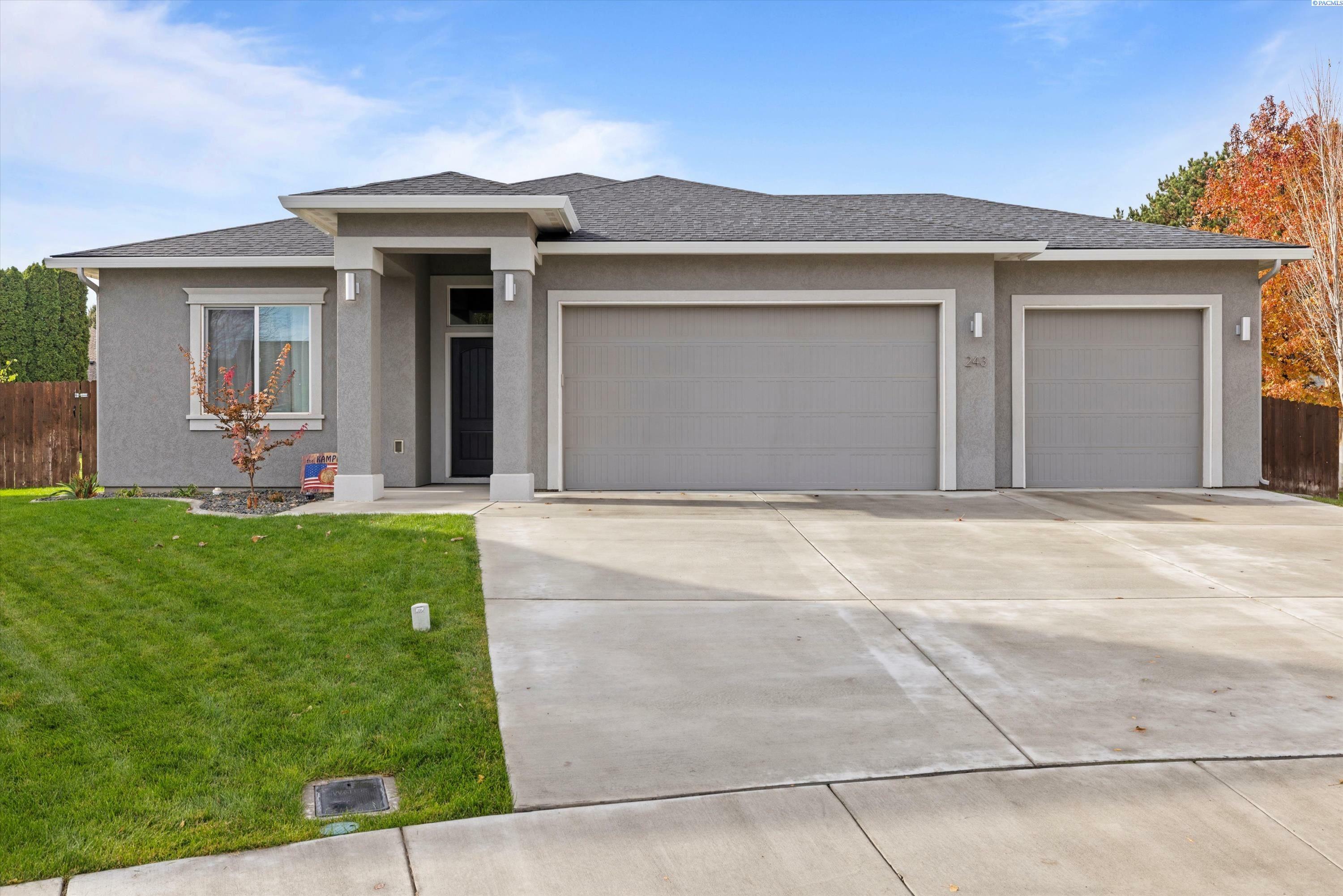 Property Photo:  243 Silverleaf Court  WA 99352 