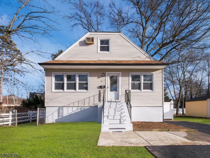 76 Fichter St  Bloomingdale Boro NJ 07403 photo