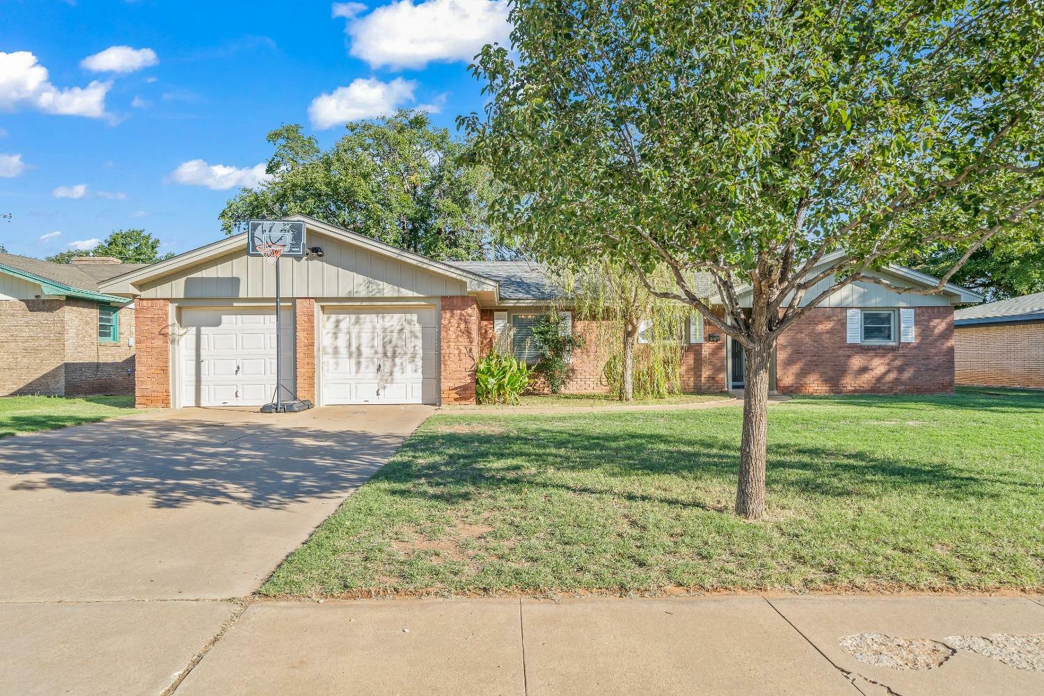 Property Photo:  4812 11th  TX 79416 