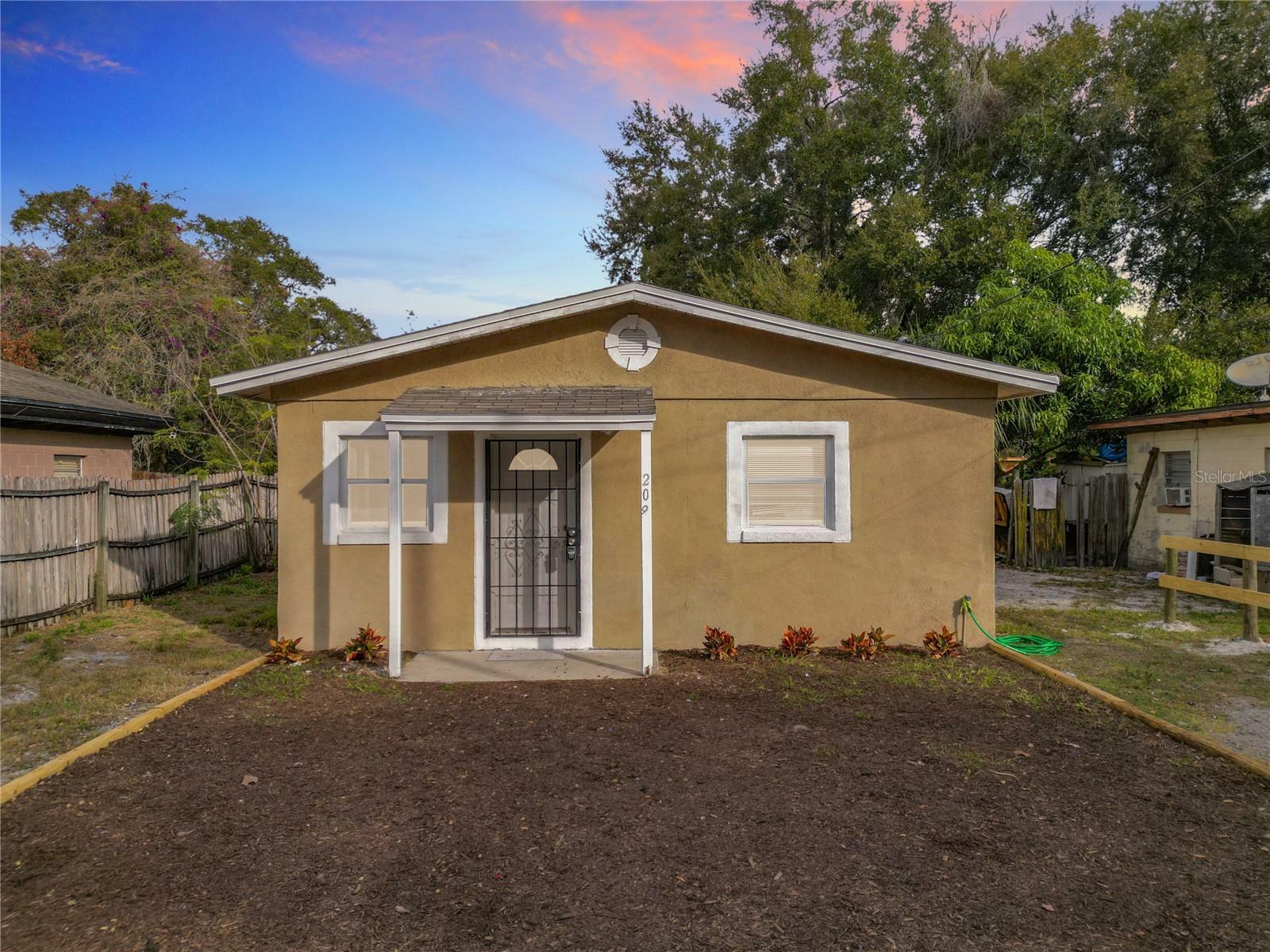 Property Photo:  209 W 7th Street  FL 32703 