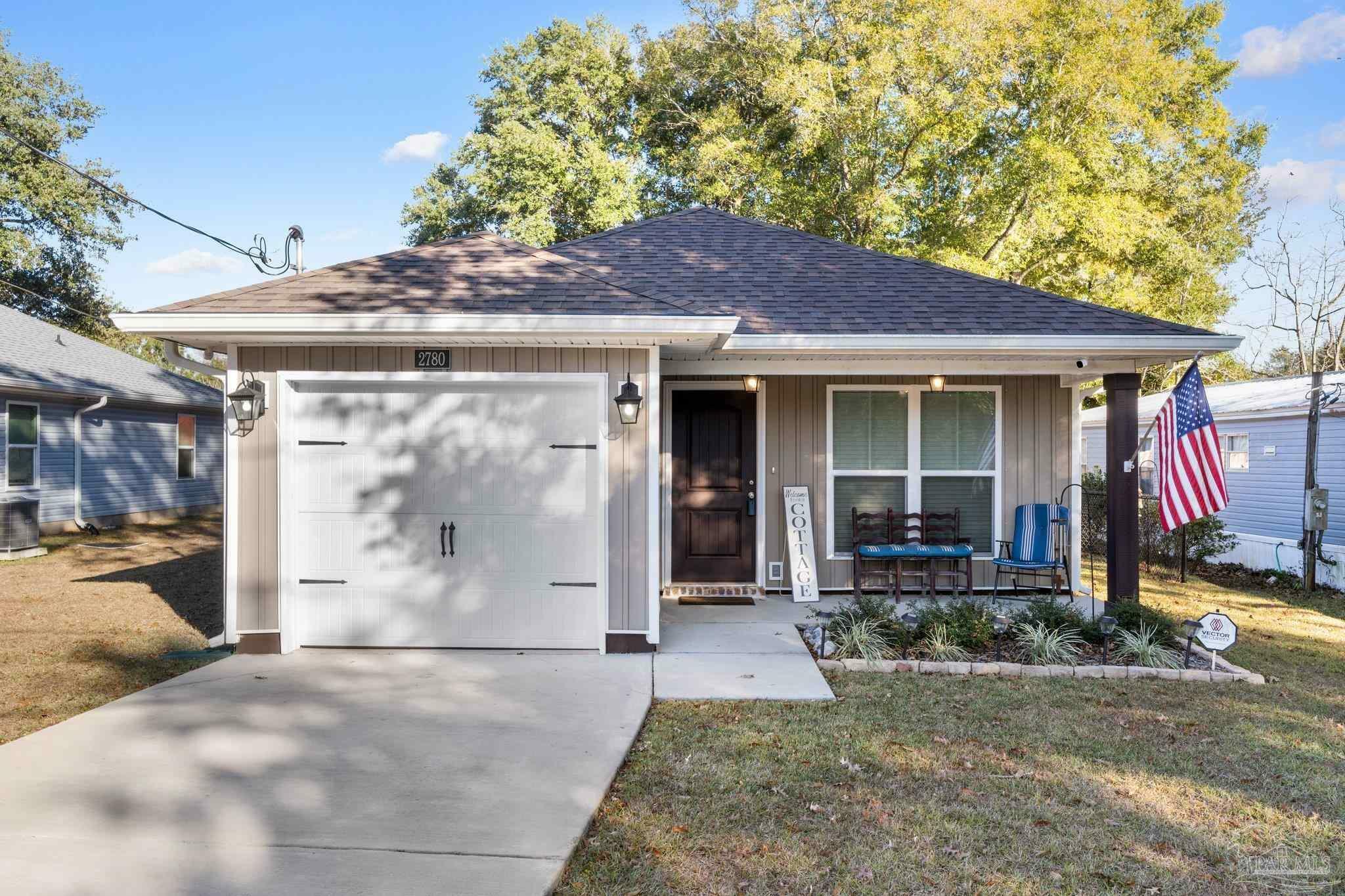 Property Photo:  2780 Donley St  FL 32526 