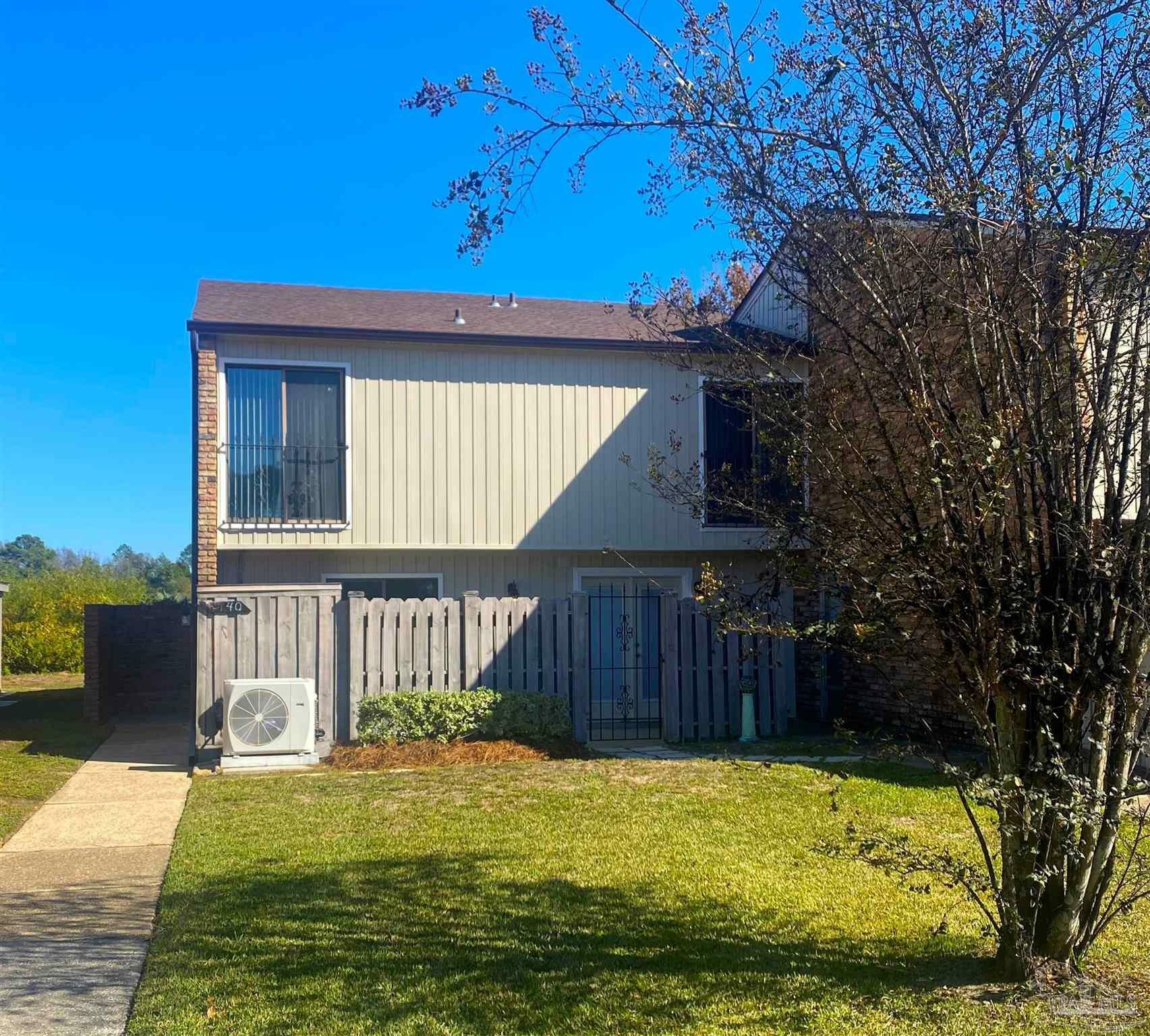 Property Photo: 4740 Huron Dr FL 32507