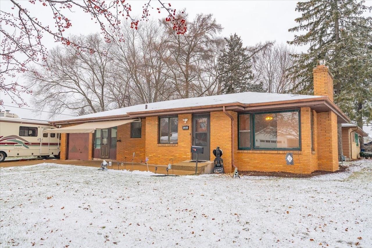 Property Photo: 2233 Rutledge Avenue WI 53545
