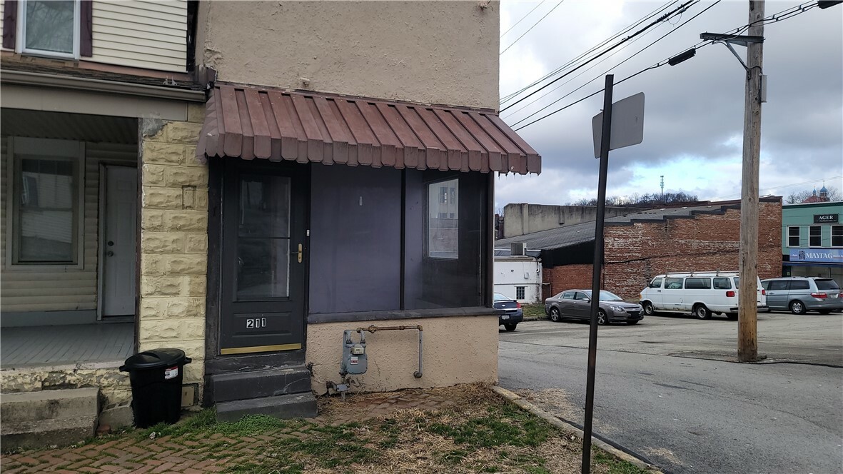 Property Photo:  211 S 3rd St  PA 15644 