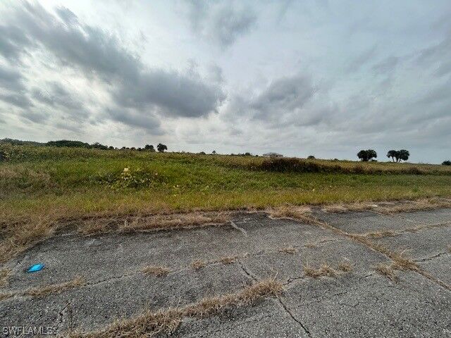 Property Photo: 180 Concord Loop FL 33935