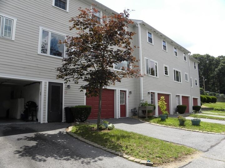 Property Photo: 110 Park Avenue West E-6 MA 01852