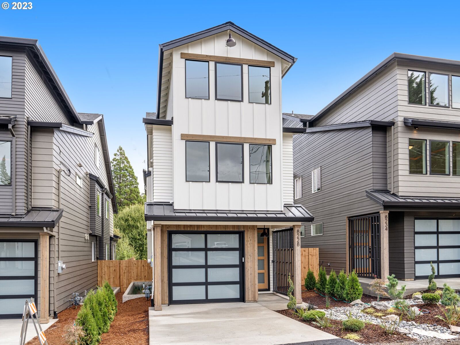 Property Photo:  8228 SW 46th Ave  OR 97219 