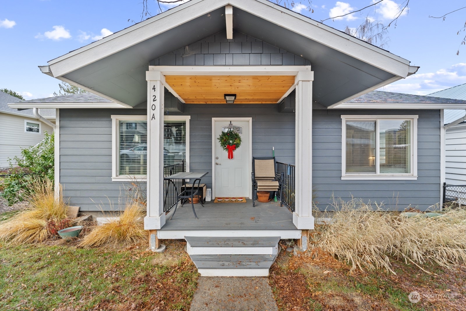 Property Photo:  420 E Chelan Avenue  WA 98816 