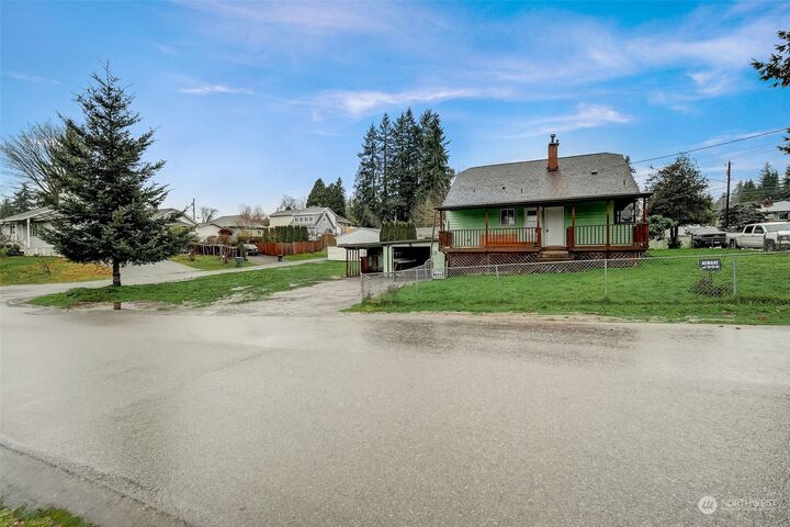 House for sale in Everett 2010 Lexington Avenue SE, Everett, WA 98203