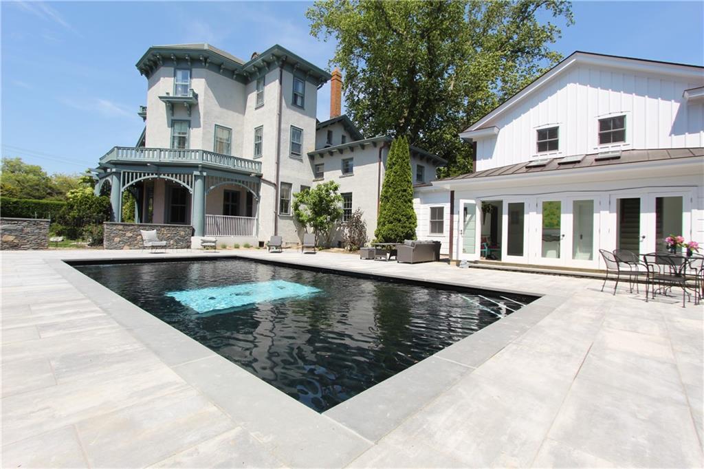 Property Photo: 443 Bellevue Av RI 02840