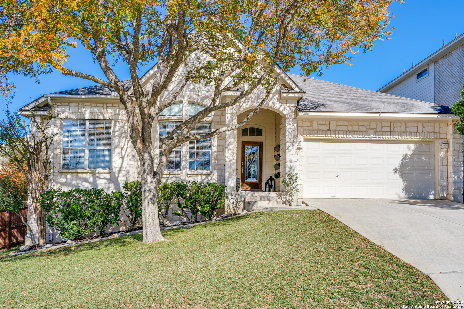 Property Photo:  915 Treaty Oak  TX 78258 