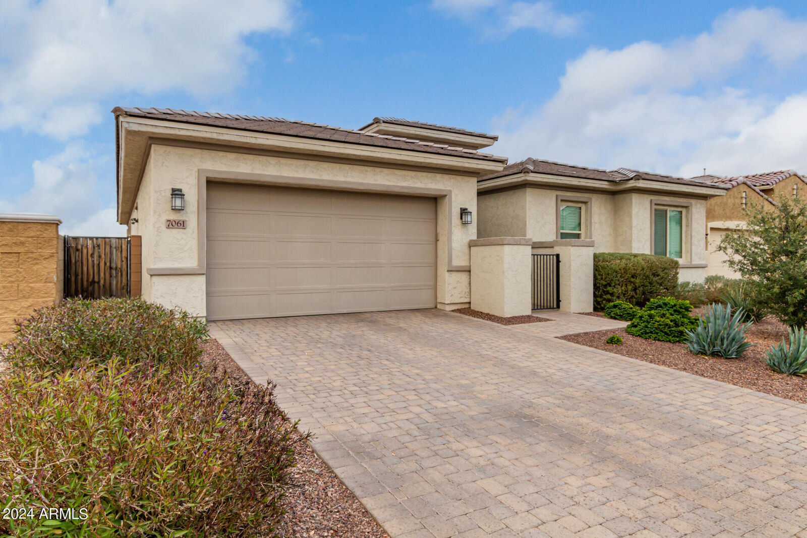 Property Photo: 7061 N 85th Lane AZ 85305