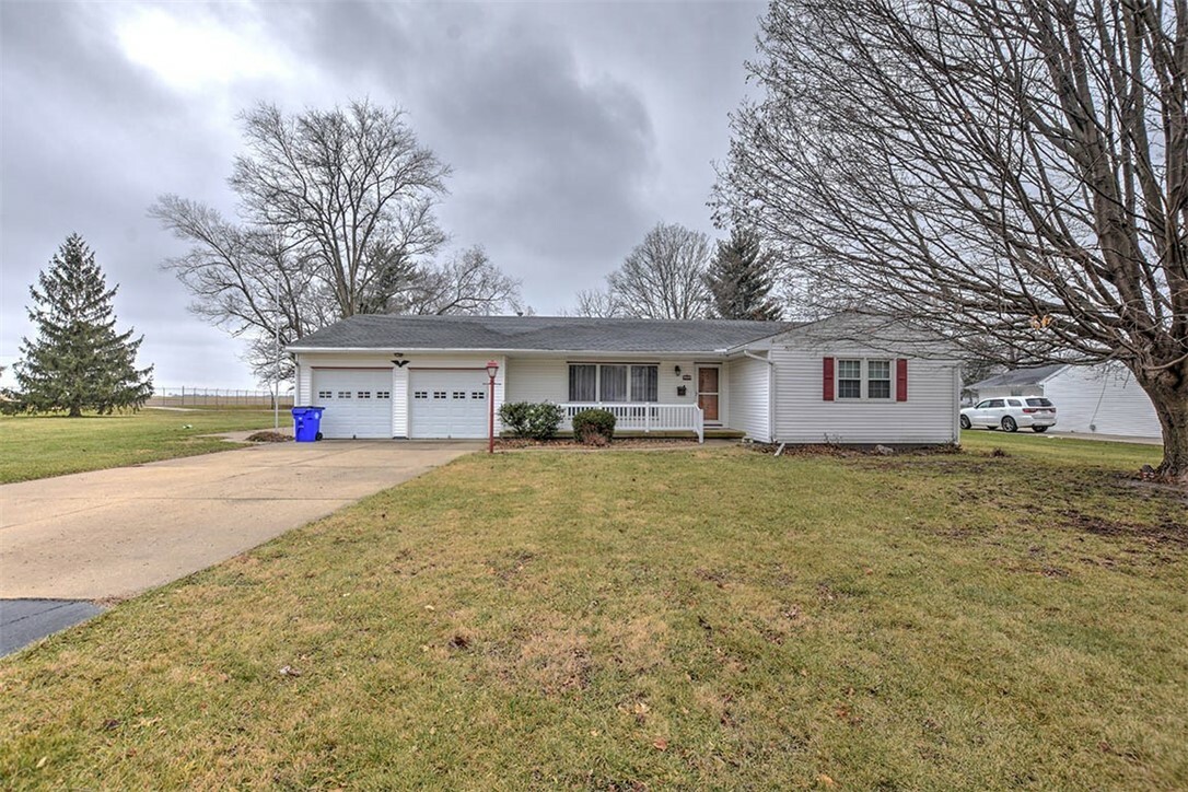 Property Photo:  295 N Country Club Road  IL 62521 