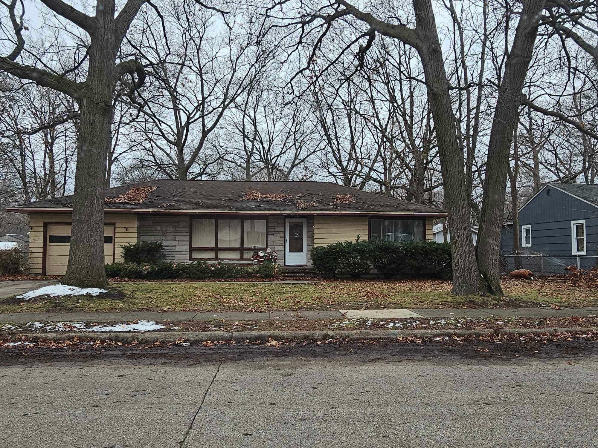 Property Photo:  1351 Calvin Avenue  MI 49442 