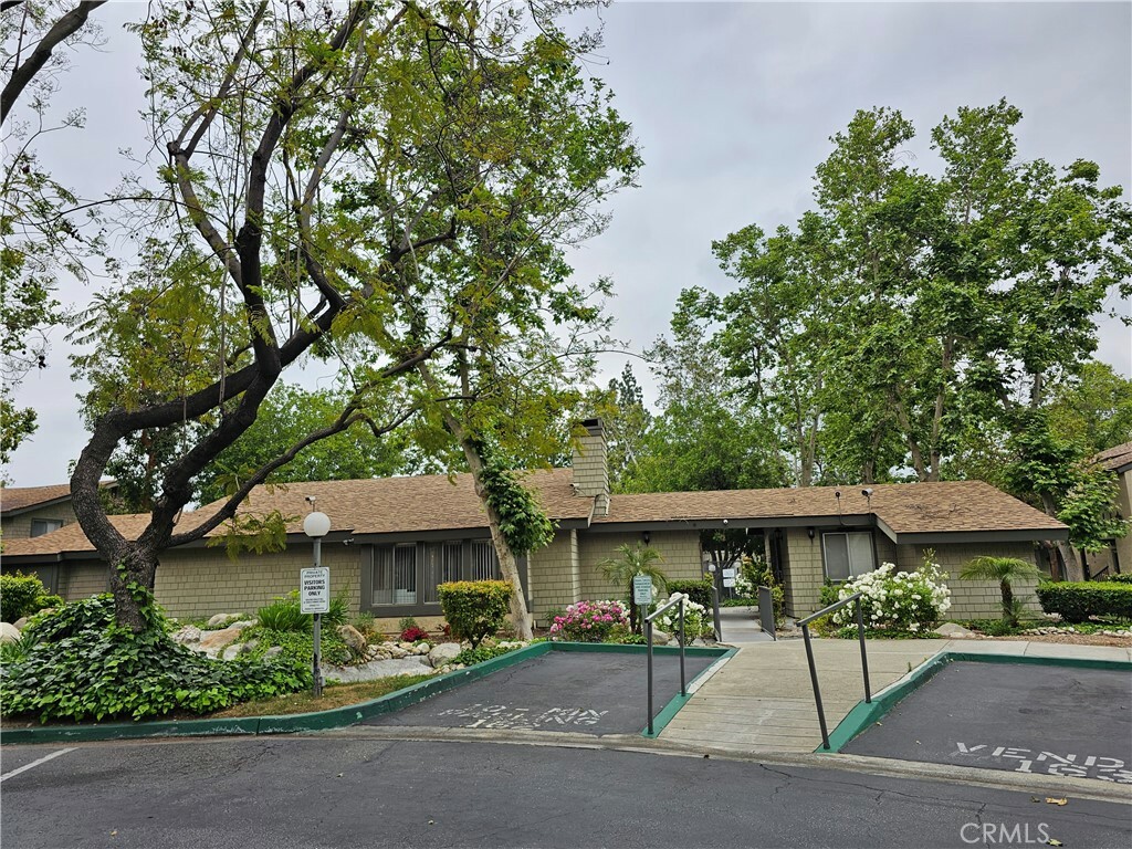 Property Photo:  960 E Bonita Avenue 5  CA 91767 