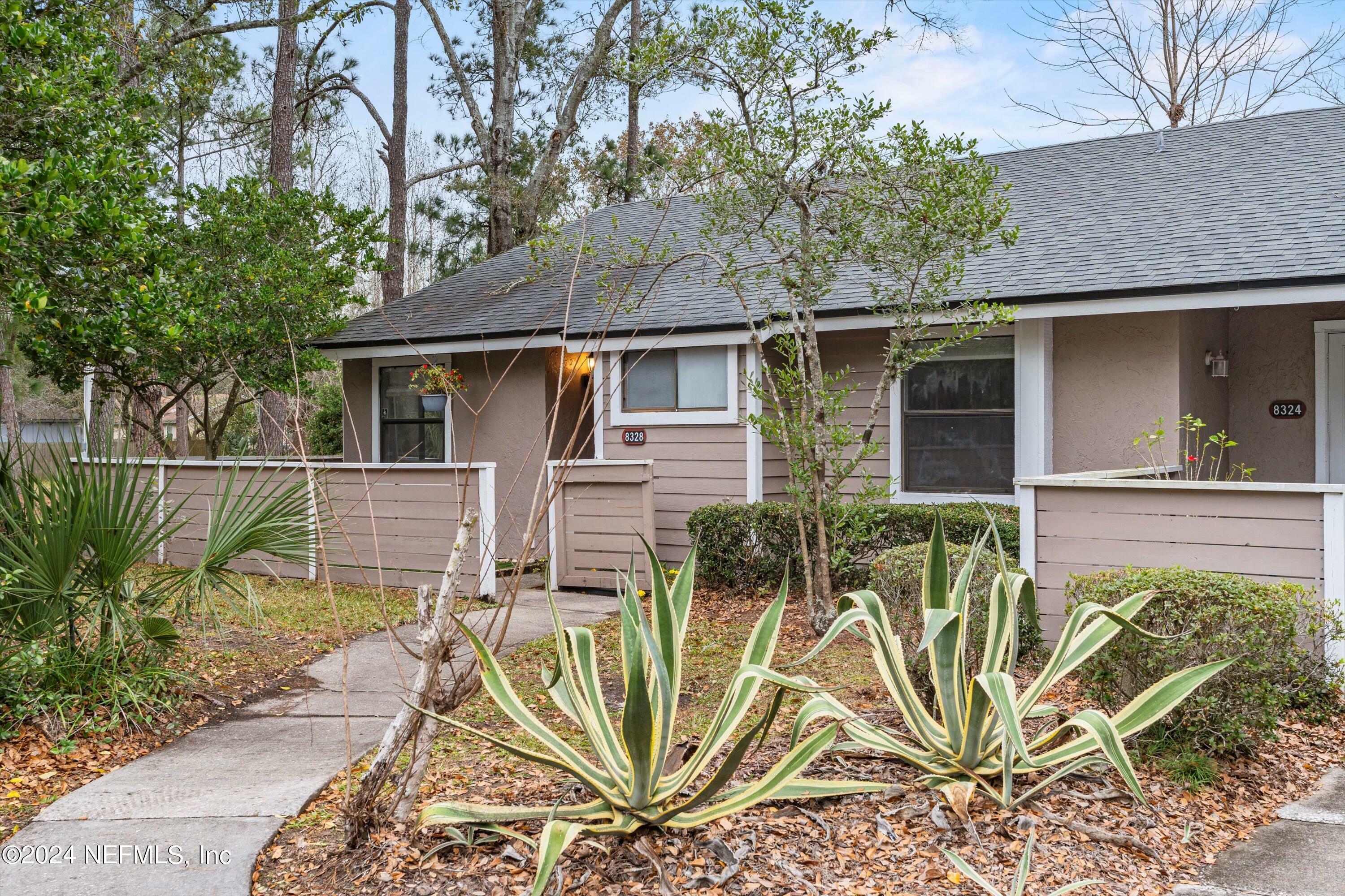 Property Photo:  8328 Westover Court  FL 32244 