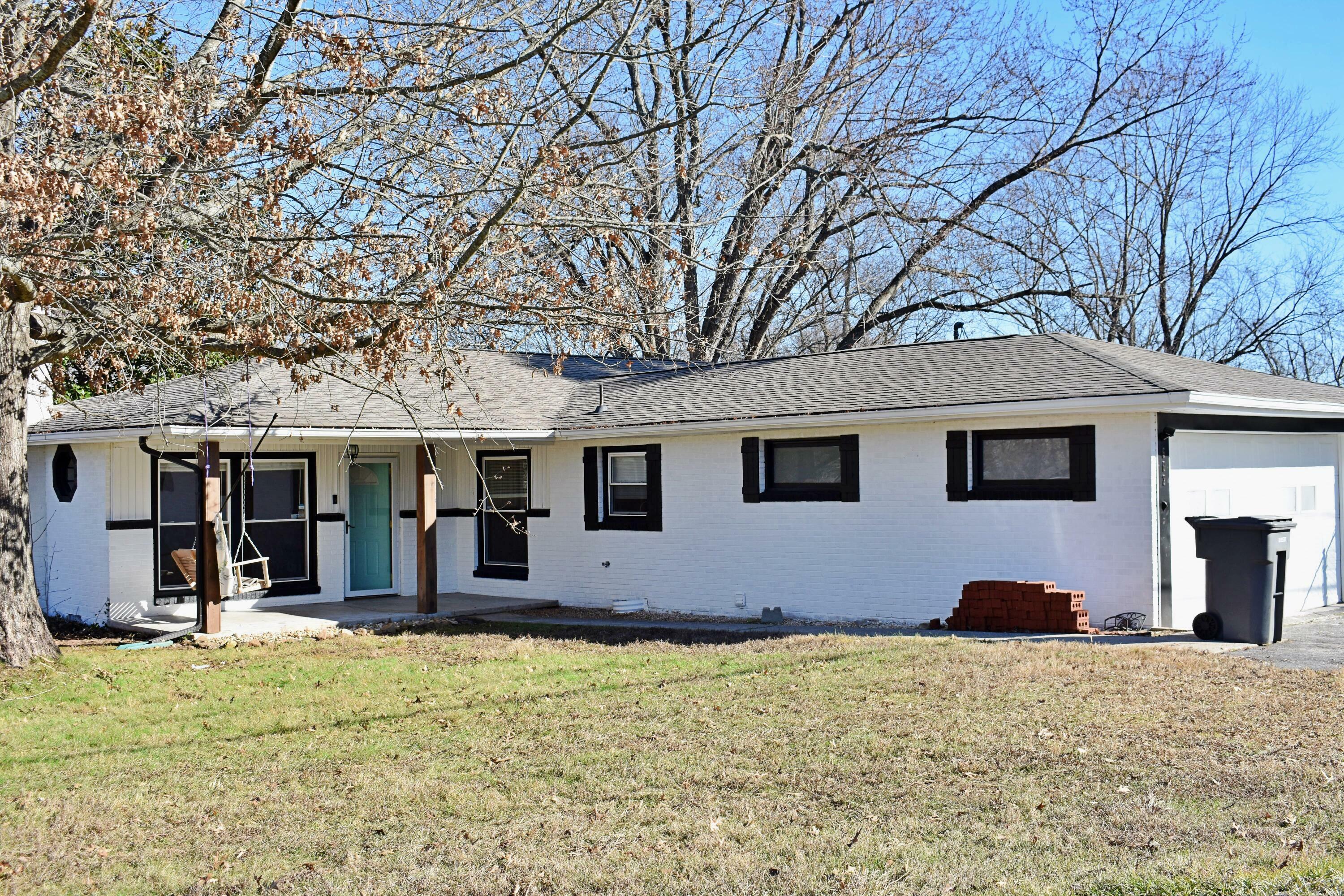 Property Photo:  502 Fairview Boulevard  TN 37803 