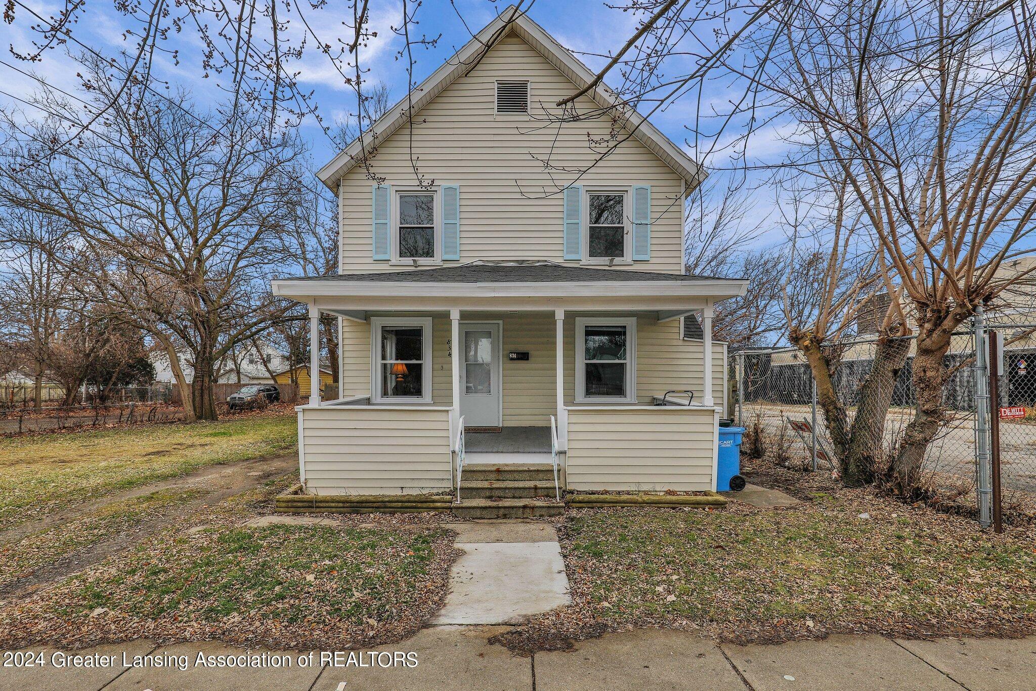 Property Photo:  834 E Kalamazoo Street  MI 48912 