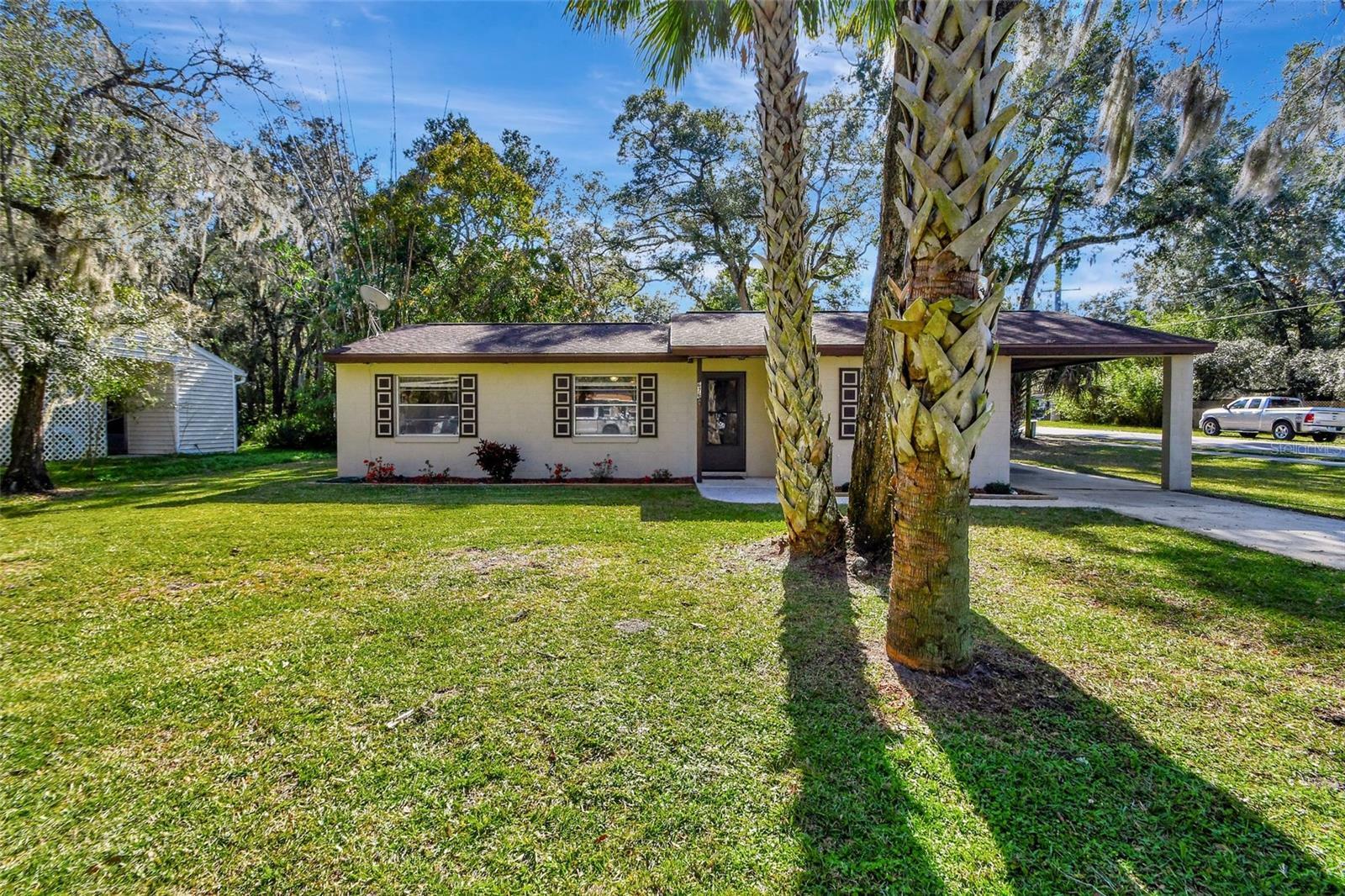 Property Photo:  676 W Wisconsin Avenue  FL 32763 