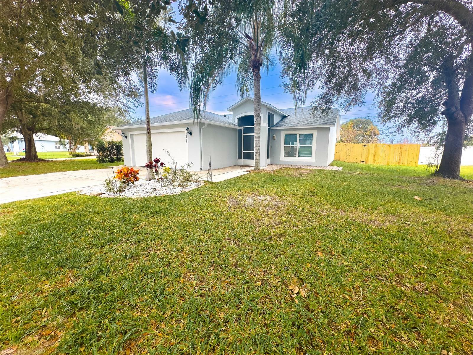 Property Photo:  1409 Whooping Drive  FL 34736 