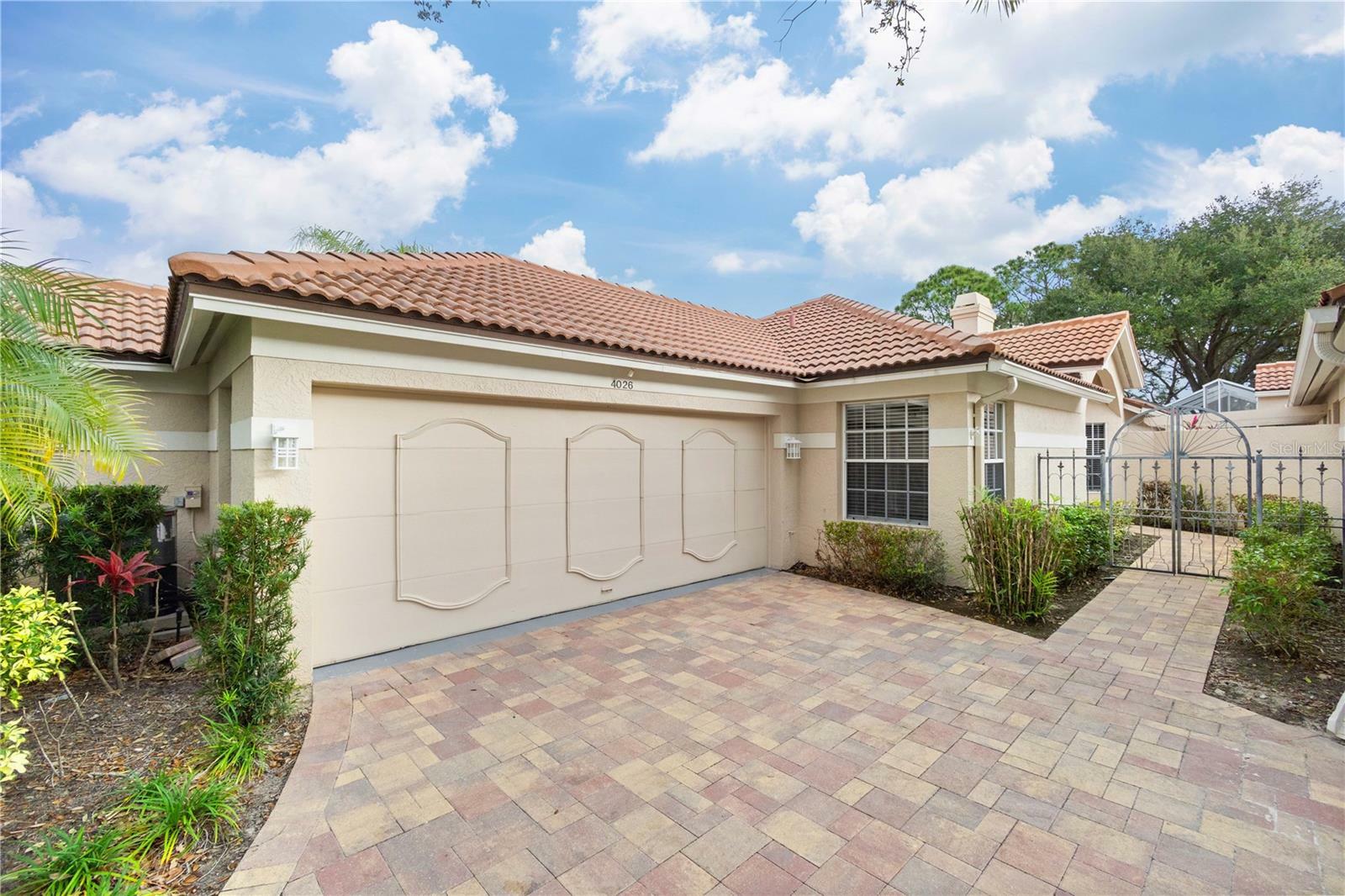 Property Photo:  4026 Lyndhurst Court  FL 34235 