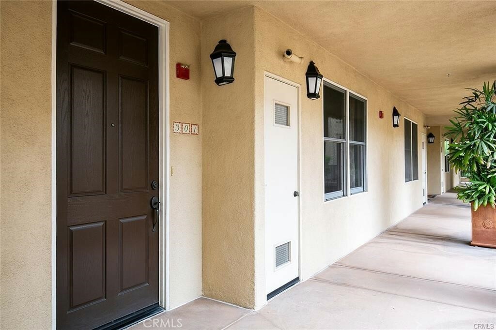 Property Photo: 286 N Madison Avenue 301 CA 91101