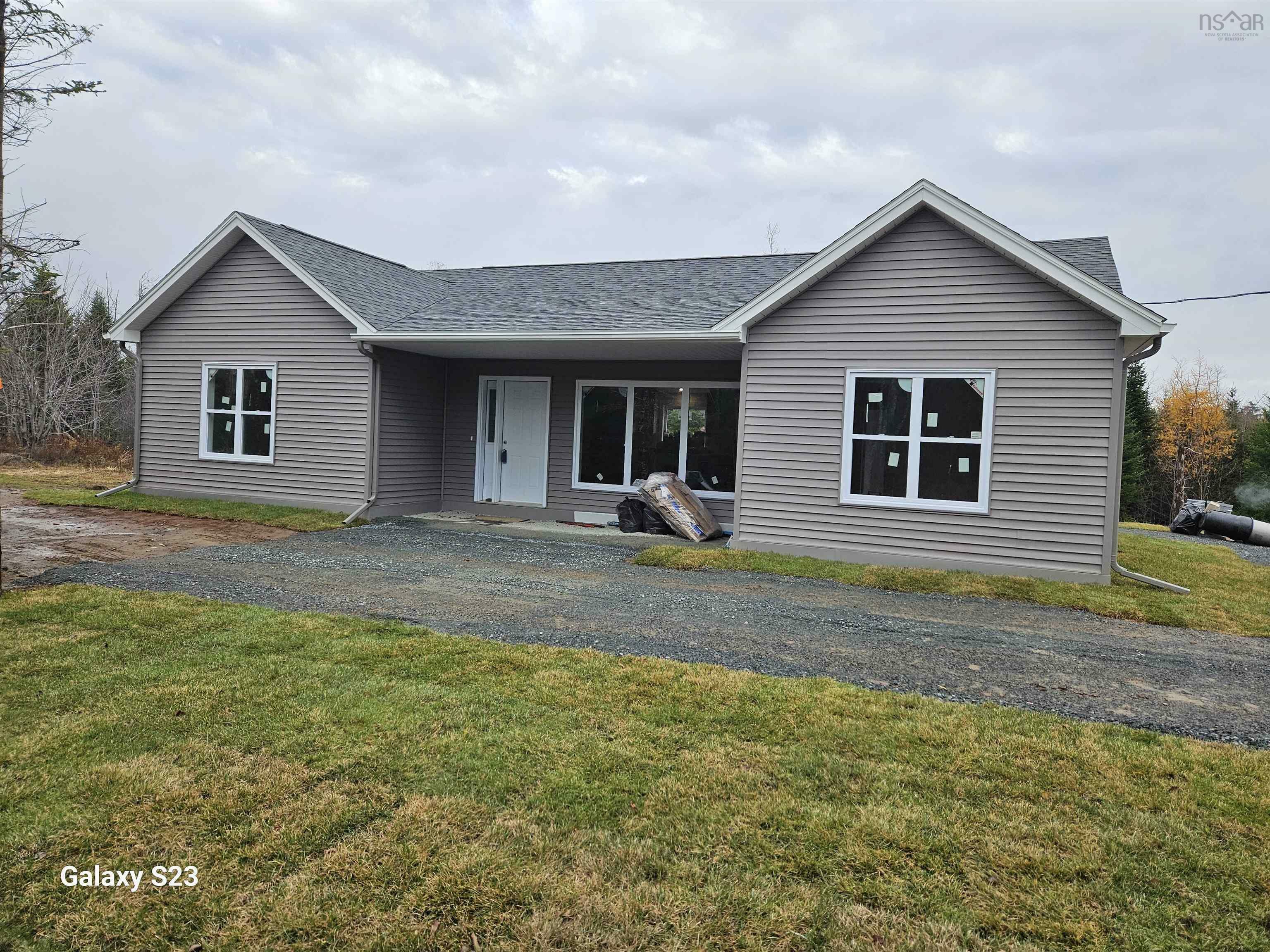 Photo de la propriété:  85 Glasgow Road  NS B2Z 1E9 