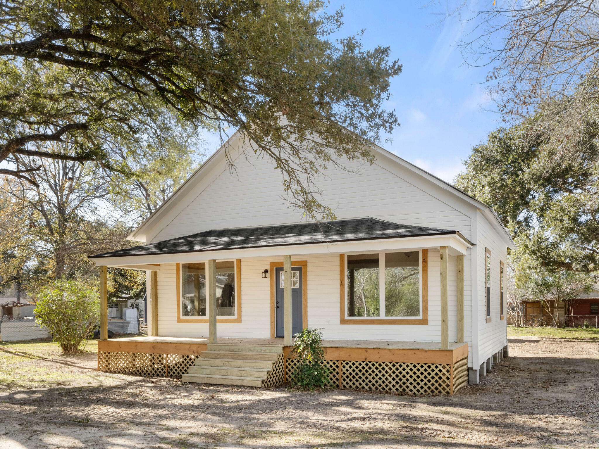 Property Photo:  1609 Rose St  LA 70634 