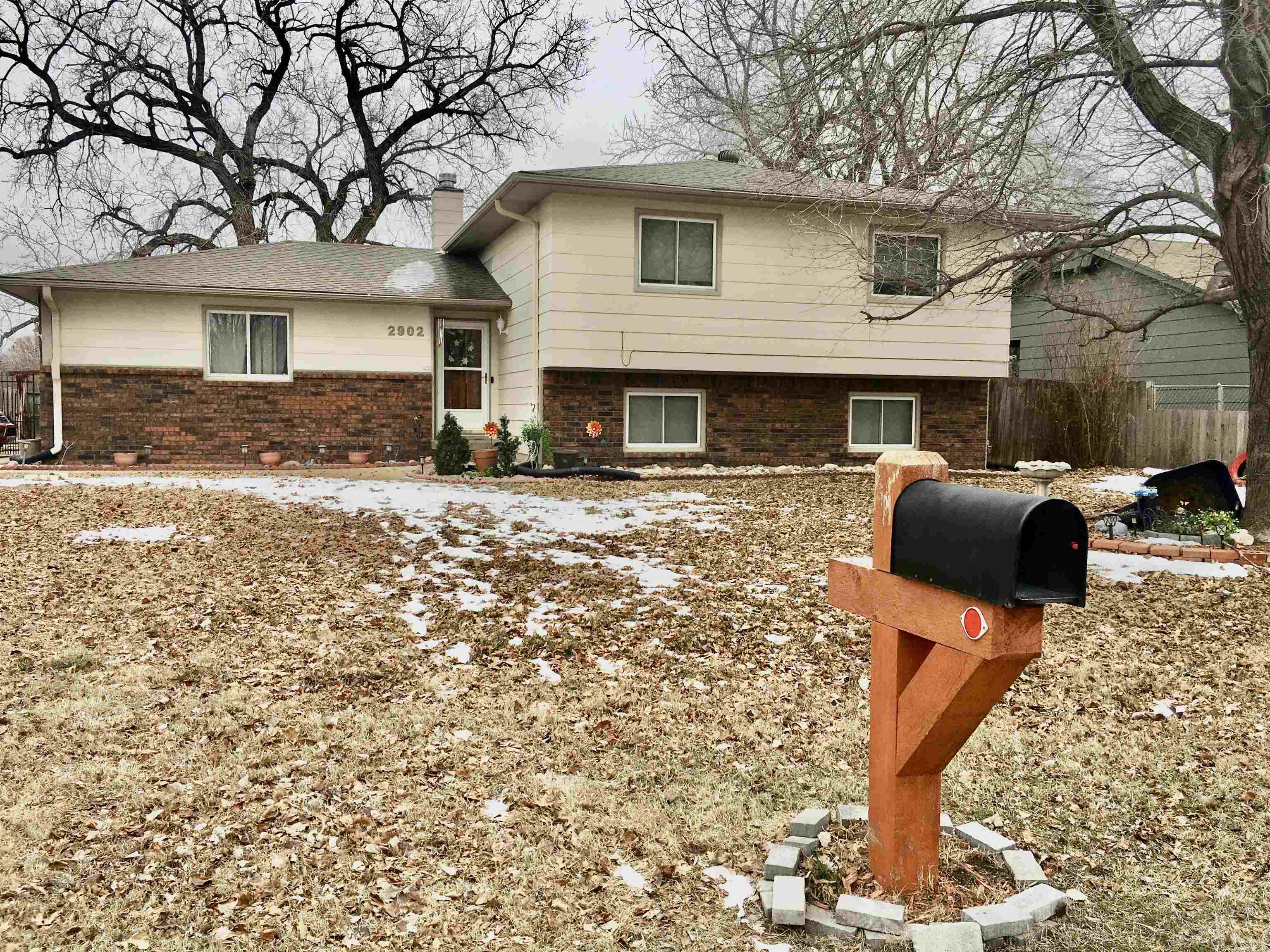 Property Photo:  2902 S Custer  KS 67217 