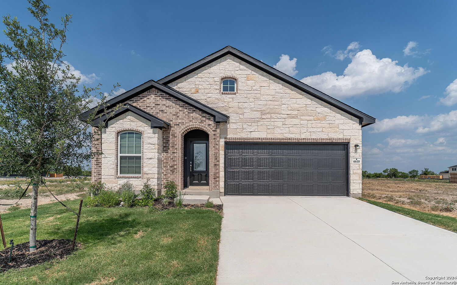 Property Photo: 6618 Velma Path TX 78253