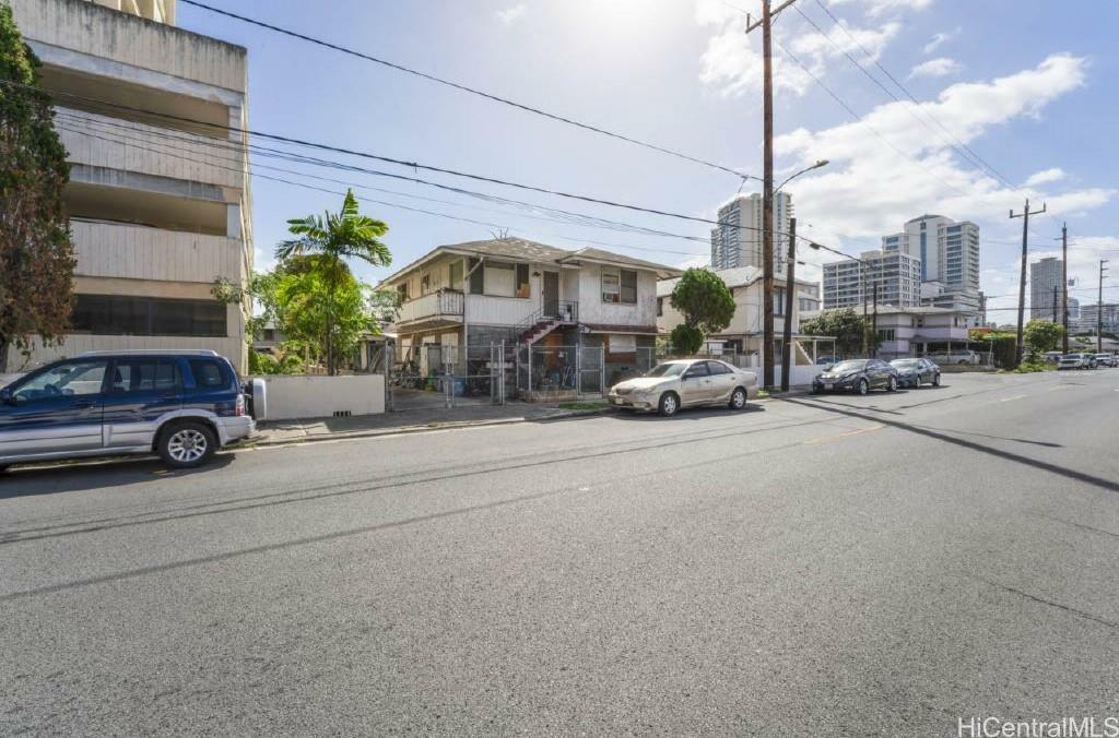 Property Photo:  767 D Paani Street  HI 96826 