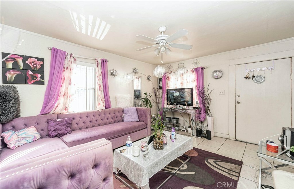 Property Photo:  143 E 84th Street  CA 90003 