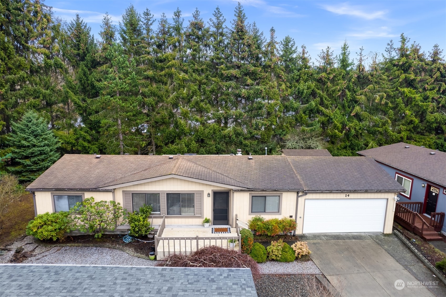 Property Photo: 2015 24th St 14 WA 98225