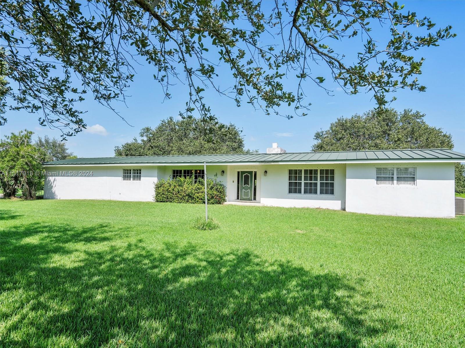 Property Photo: 5901 SW 160th Ave FL 33331