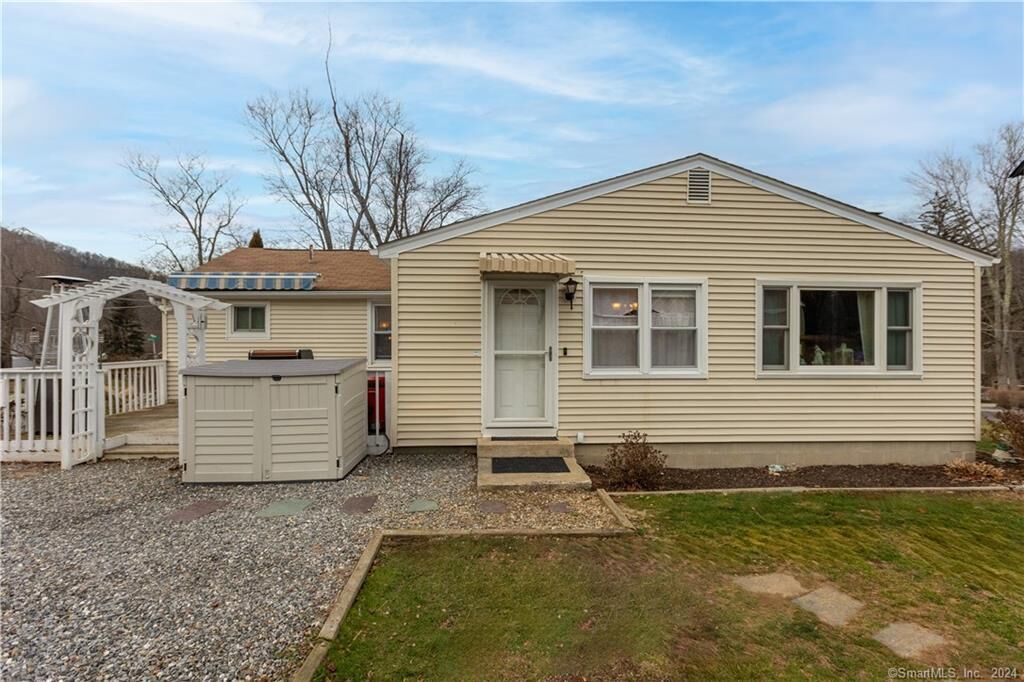 Property Photo:  29 Powell Street  CT 06811 