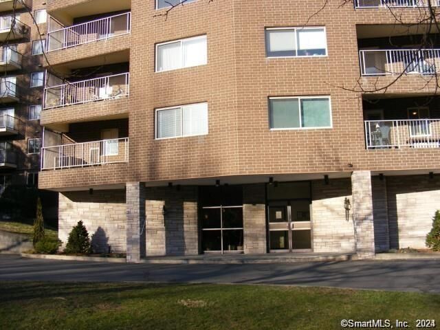 Property Photo:  3900 Park Avenue 4K  CT 06604 