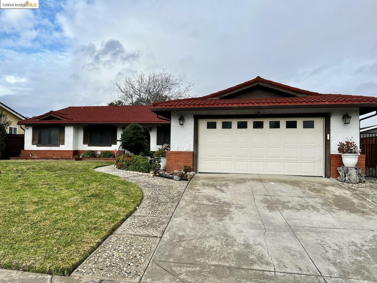Property Photo: 1327 Ventura Dr CA 94565