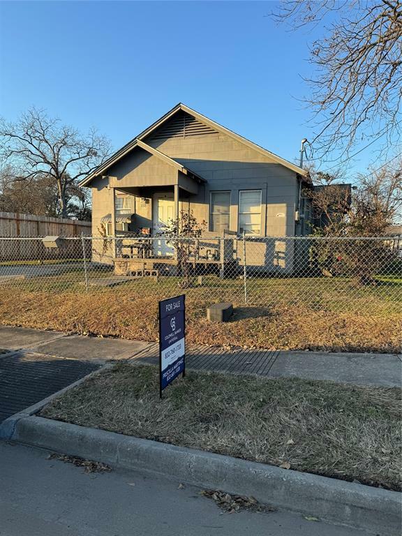 Property Photo:  1018 W Jackson Avenue  TX 77506 