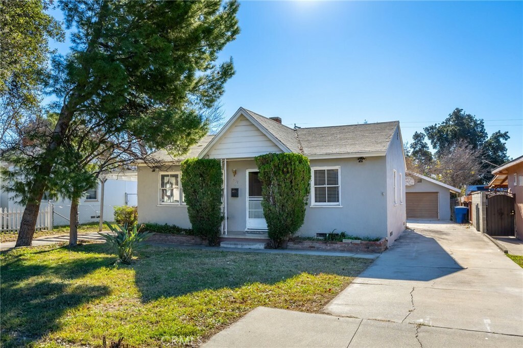 Property Photo:  831 Bussey Street  CA 92405 