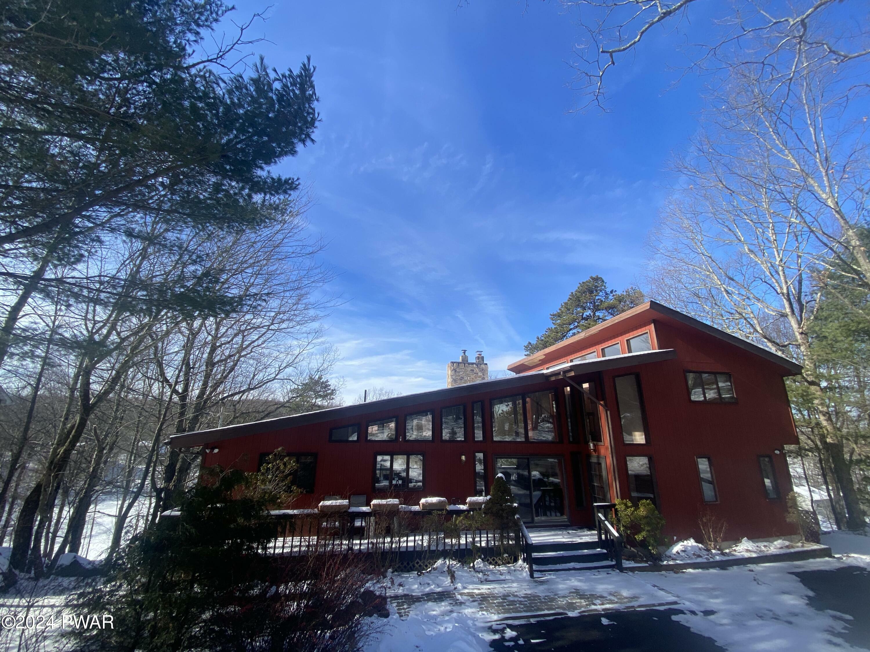 Property Photo:  124 Roan Drive  PA 18428 