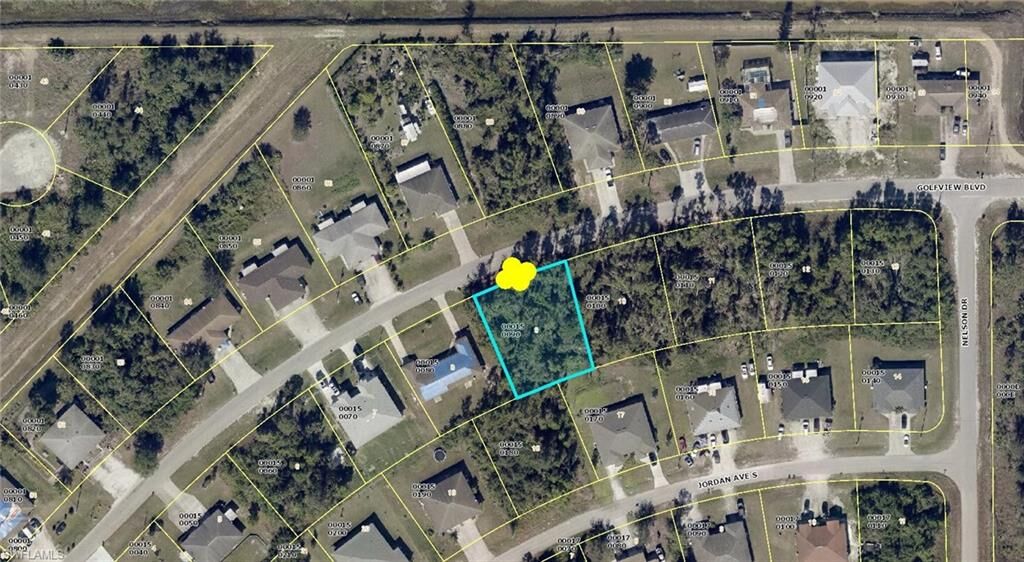 Property Photo: 4787-4789 Golfview Blvd FL 33973