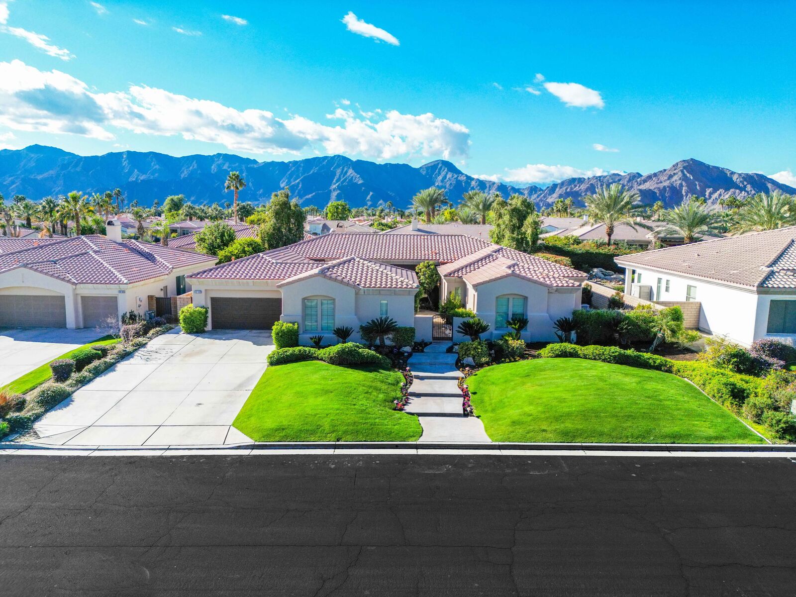 Property Photo: 49545 Rancho Las Mariposas CA 92253